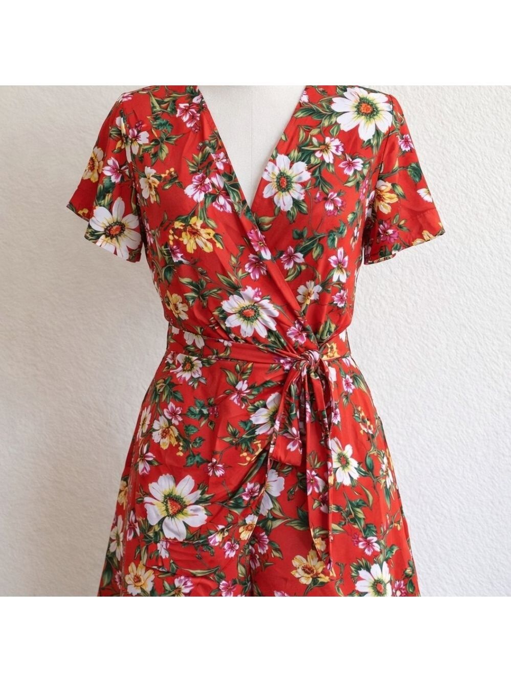 Floral Wrap Dress in Red Medium Sz.
